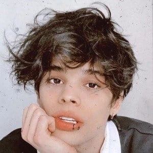 JeanCarlo León Biography