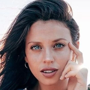 Ailin Jeanney Biography