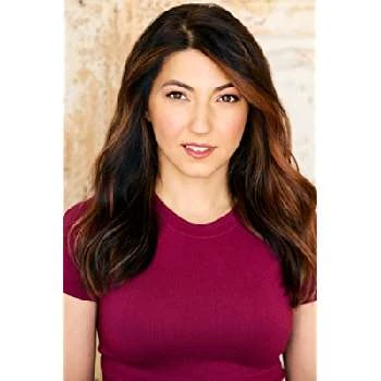 Jenni Nicole Bloom - Age, Bio, Birthdate, Family, Networth & More