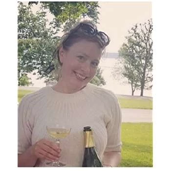 Jennifer Segal - Age, Bio, Birthdate, Family, Networth & More