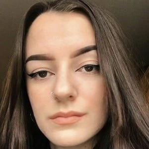 Chloe Jessica - Family, Bio, Birthday, Family, Income & More