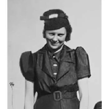 Jessie Buss - Age, Bio, Birthdate, Family, Networth & More