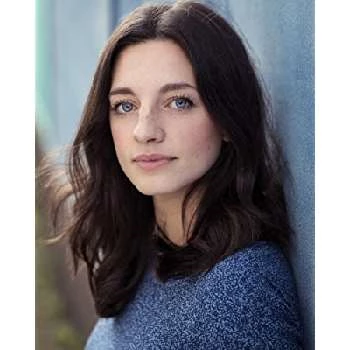 Jessie Hart - Age, Bio, Birthdate, Family, Networth & More