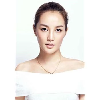 Jessie Hong Zhou - Family, Bio, Birthday, Family, Income & More