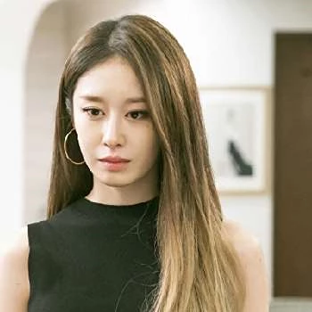 Ji-Yeon Park - Age, Bio, Birthdate, Family, Networth & More