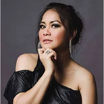 Jinky Vidal Biography