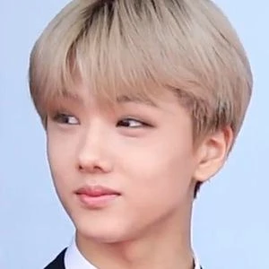 Jisung - Age, Height, Birthdate, Bio, Family, Networth & More