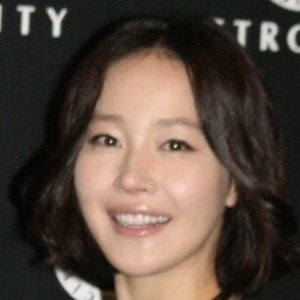 Uhm Jiwon Biography