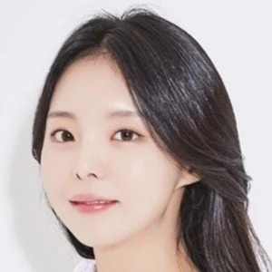 Jung Jiwoo Biography