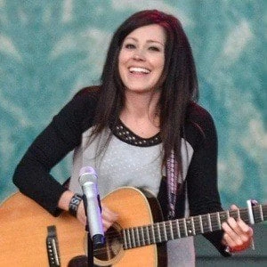 Kari Jobe - Biography, Birthdate, Family, Networth & More
