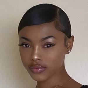 Amber Johnson - Biography, Birthdate, Family, Networth & More