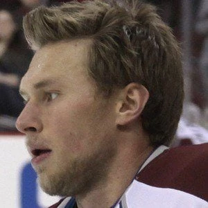 Erik Johnson - Age, Height, Birthdate, Family, Wiki & More