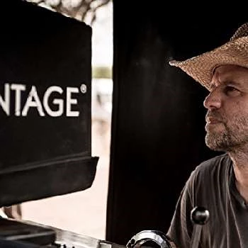 Jon Beacham - Age, Bio, Birthdate, Family, Networth & More