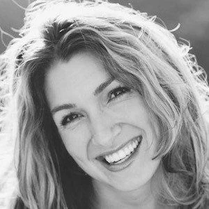 Alexis Jones Biography