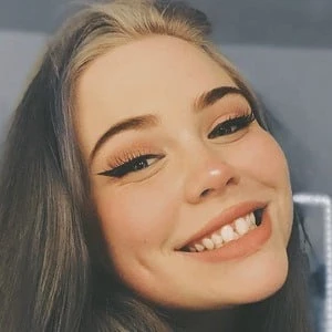 Cerys Jones - Birthday, Bio, Wiki, Family, Networth & More