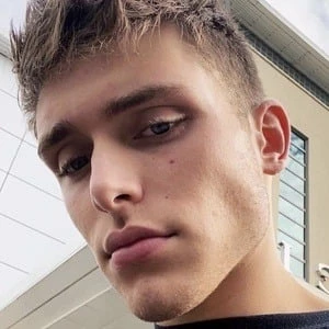 Charlie Jones - Networth, Bio, Birthdate, Age, Family & More