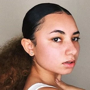 Elodie Jones - Age, Height, Birthdate, Bio, Family, Networth & More