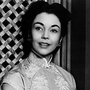 Jennifer Jones - Birthdate, Age, Family, Bio, Networth & More