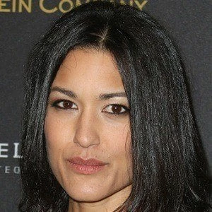 Julia Jones - Wiki, Bio, Networth, Birthdate, Family & More