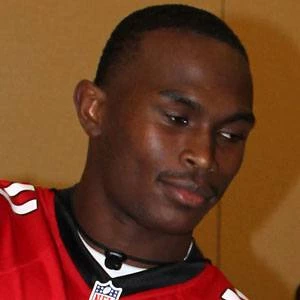 Julio Jones - Age, Bio, Career, Family, Wiki, Networth & More