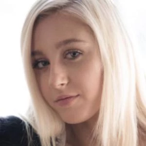 Olivia Jones - Age, Bio, Career, Family, Wiki, Networth & More