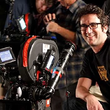 Josh Schwartz Biography