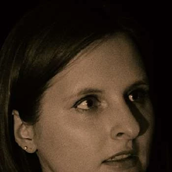 Julia Csatary - Age, Bio, Birthdate, Family, Networth & More