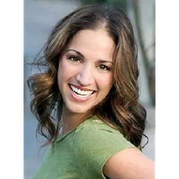 Julia Lea Wolov - Family, Bio, Birthday, Family, Income & More