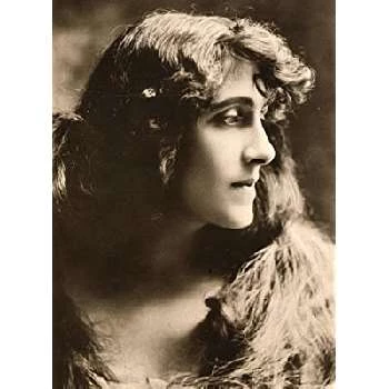 Julia Neilson - Wiki, Bio, Birthdate, Networth, Family & More