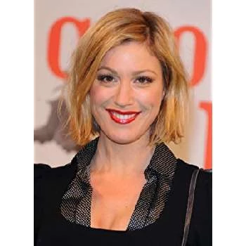 Julia Stinshoff - Networth, Bio, Wiki, Family, Birthday, Networth & More