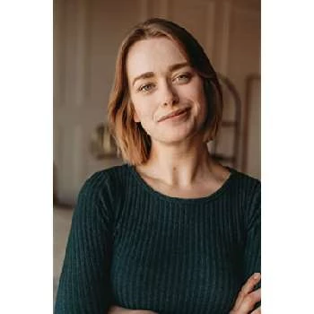 Julia Van Dam - Age, Bio, Birthdate, Family, Networth & More