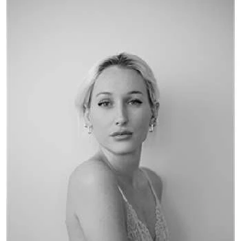 Julianna C. Cole - Age, Bio, Birthdate, Family, Networth & More