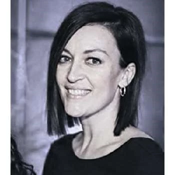 Julianne Howell - Age, Bio, Birthdate, Family, Networth & More