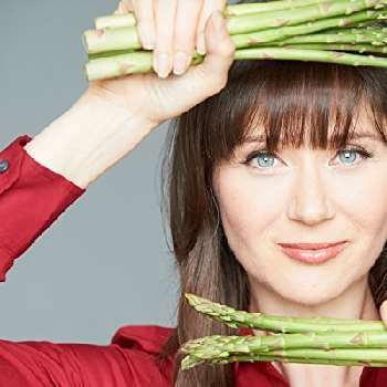 Julie Daniluk - Age, Bio, Birthdate, Family, Networth & More