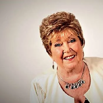 Julie Daraîche Biography