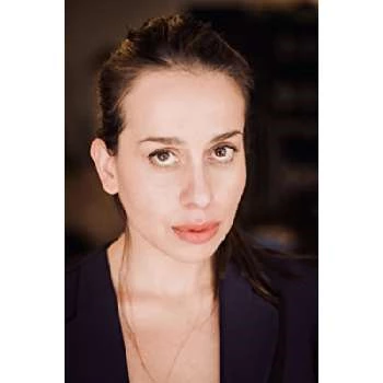 Julie De Fina - Age, Bio, Birthdate, Family, Networth & More