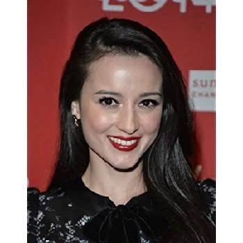 Julie Estelle - Family, Bio, Birthday, Family, Income & More