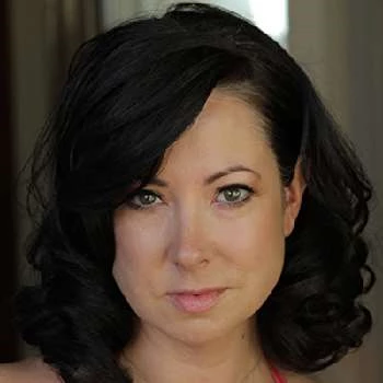 Julie Marie Hassett - Age, Bio, Birthdate, Family, Networth & More