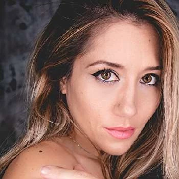 Julie Romaniuk - Age, Bio, Birthdate, Family, Networth & More