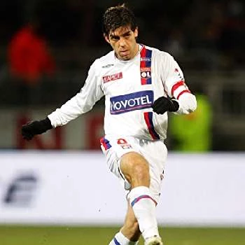 Juninho - Birthplace, Bio, Wiki, Birthday, Family, Networth & More