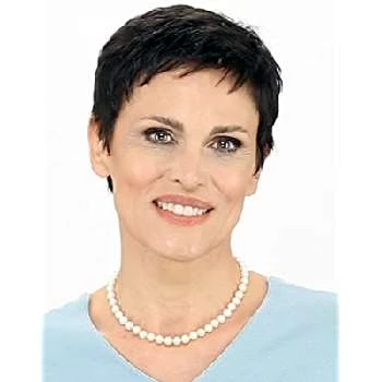Justina Vail Biography