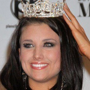 Laura Kaeppeler - Birthdate, Age, Family, Bio, Networth & More