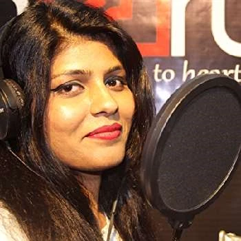 Kamini Kushwaha - Age, Bio, Birthdate, Family, Networth & More