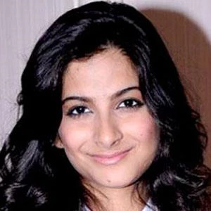 Rhea Kapoor - Age, Height, Birthdate, Bio, Family, Networth & More