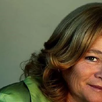 Karen Landry - Family, Bio, Birthday, Family, Income & More