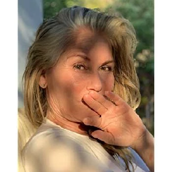 Karen Sillas - Age, Height, Birthdate, Bio, Family, Networth & More