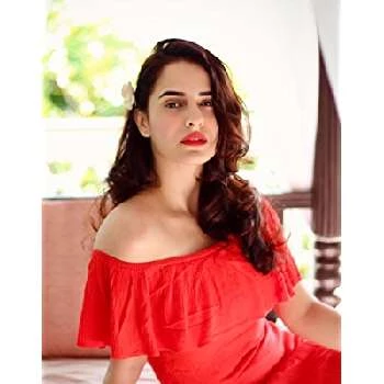 Kashmira Irani - Bio, Networth, Family, Age, Birthdate & More