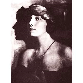 Kathleen Kirkham - Family, Bio, Birthdate,Age, Networth , Wiki& More