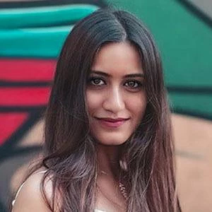 Surbhi Kaushik - Age, Bio, Career, Family, Wiki, Networth & More