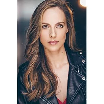 Kayla Gomes - Age, Bio, Birthdate, Family, Networth & More